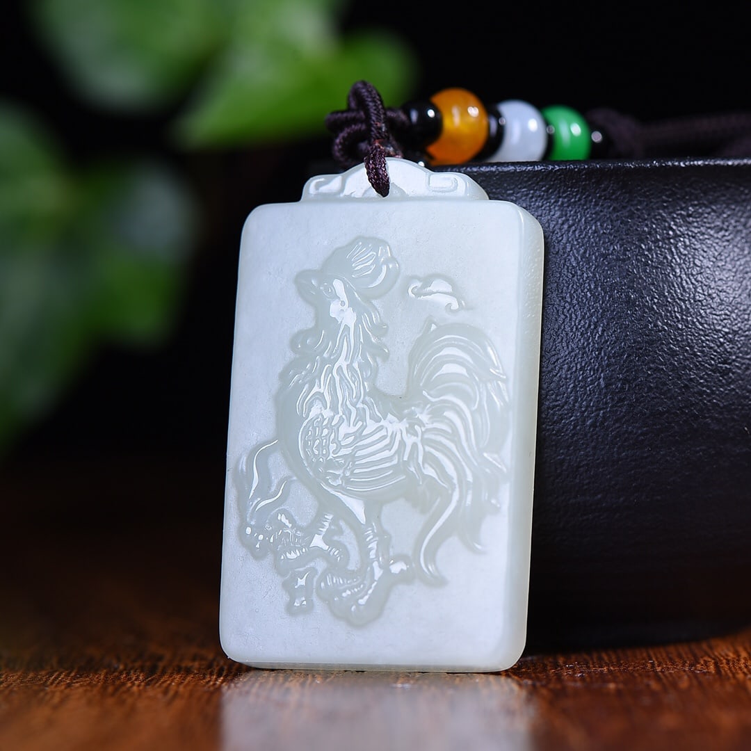 An Exquisite White Jade Rooster Pattern Pendant - 2