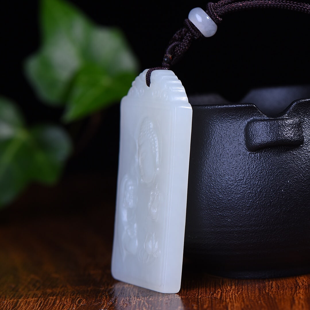 An Exquisite White Jade Buddha Pattern Pendant - 4