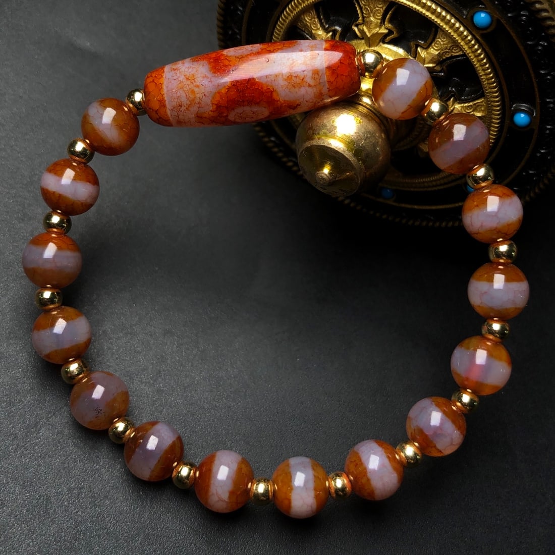 An Exquisite Agate Bracelets: An Exquisite Agate Bracelets,Size:30mmx10mm,8mm 玛瑙手串