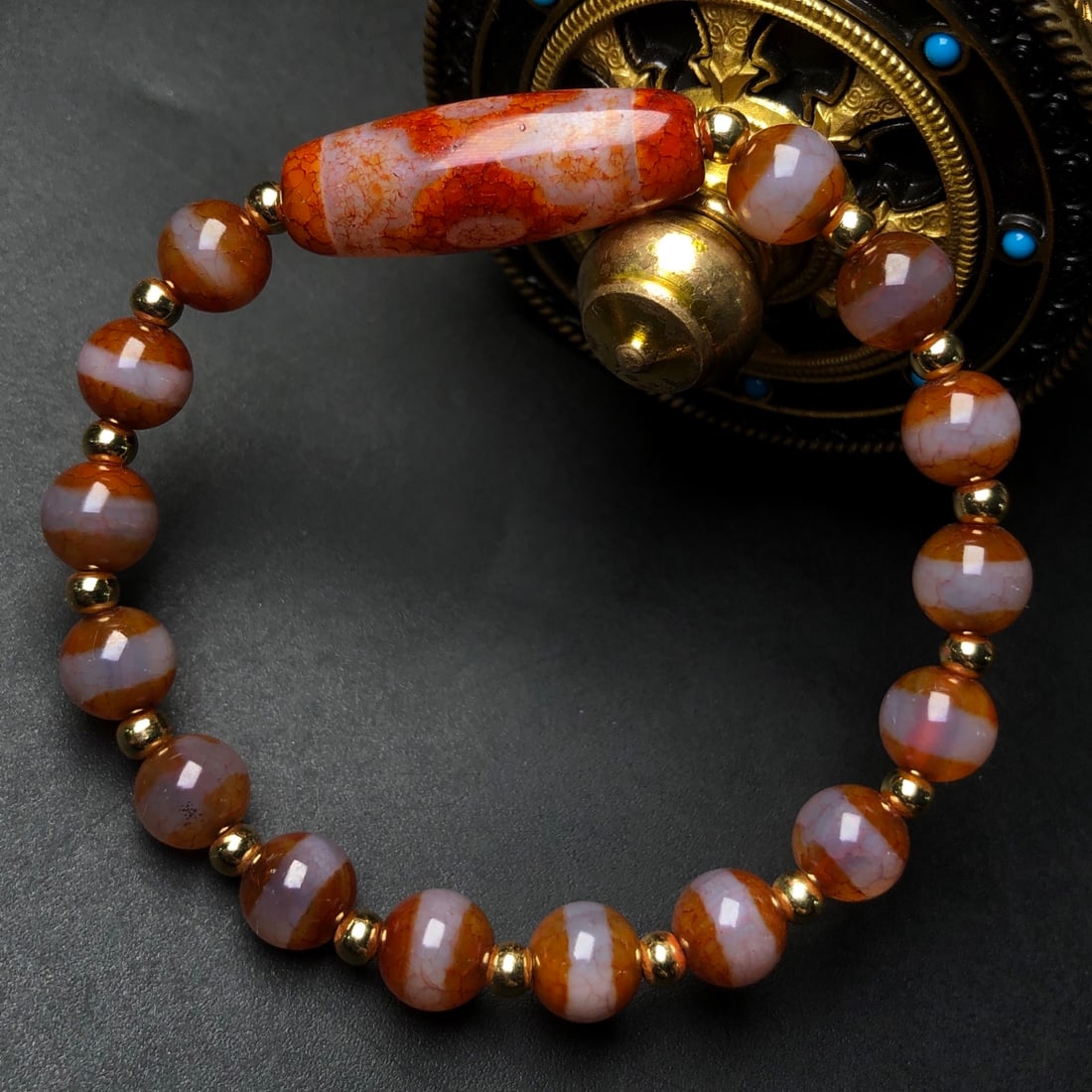 An Exquisite Agate Bracelets - 2