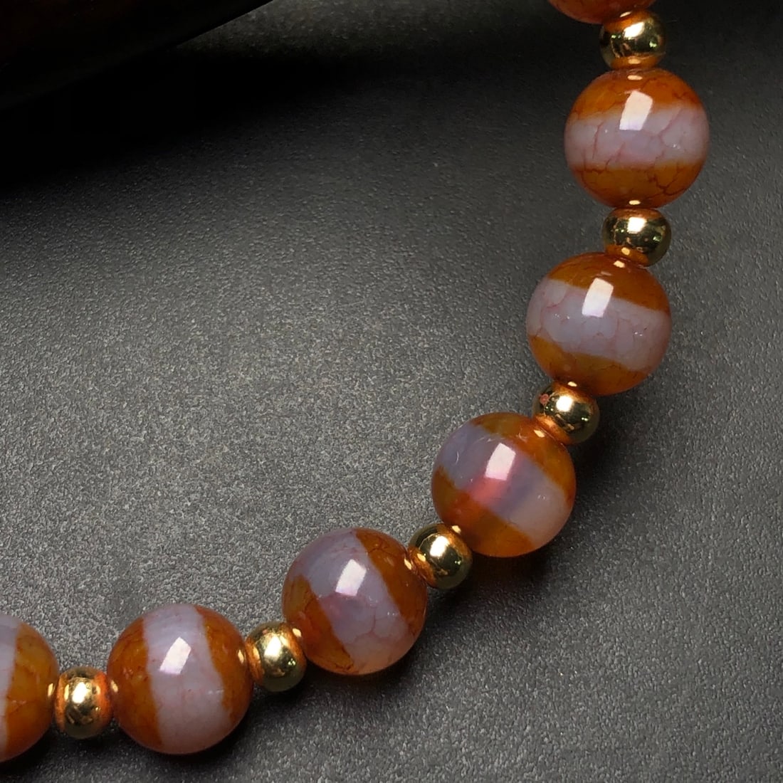An Exquisite Agate Bracelets - 7