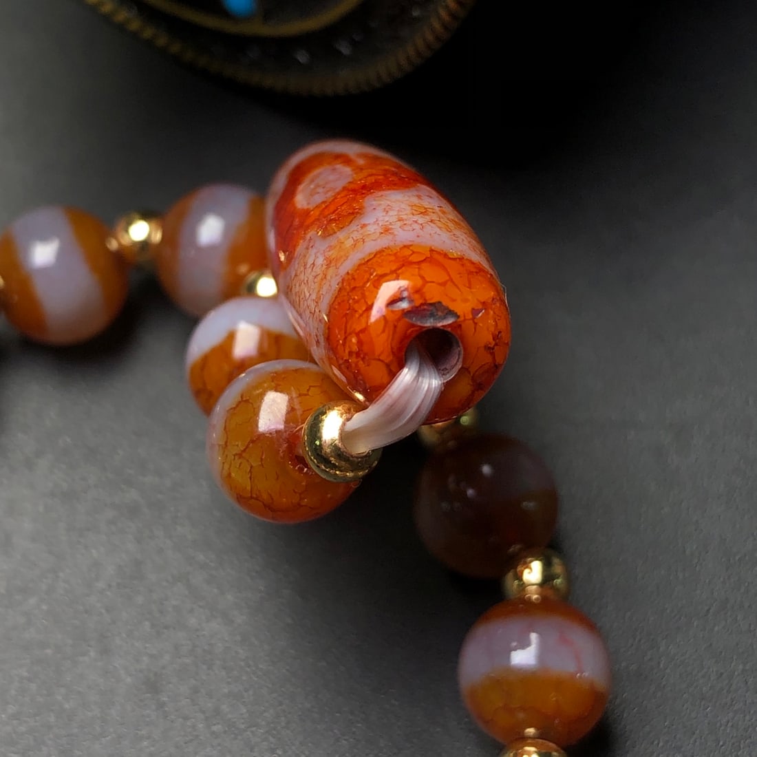 An Exquisite Agate Bracelets - 9