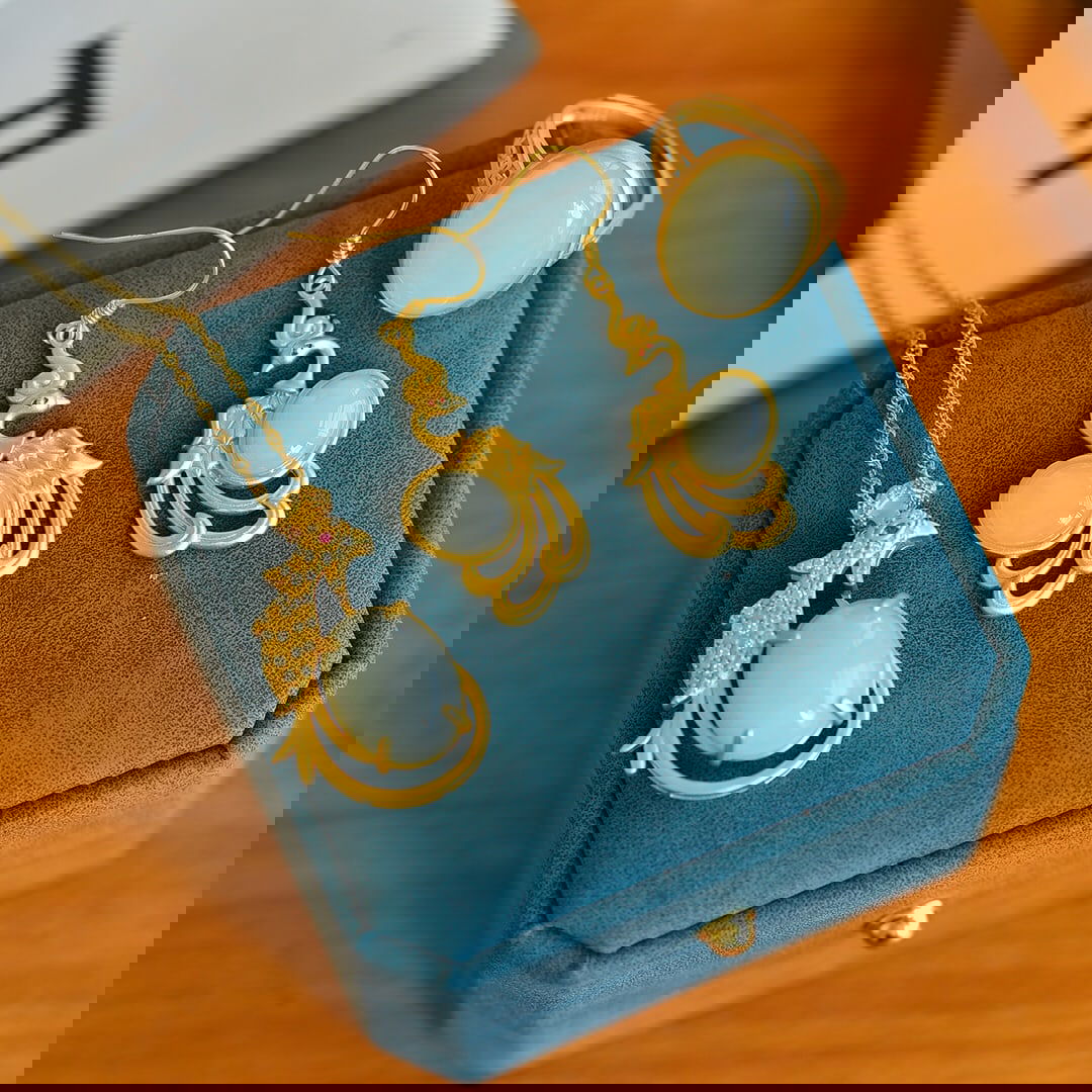 A Set of Fine Sterling Silver-Gold Plated Inlaid White Jade Jewelrys: A Set of Fine Sterling Silver-Gold Plated Inlaid White Jade Jewelrys,Size:12mmx16mm,8mmx10mm,13mmx18mm 一套纯银镀金镶白玉首饰