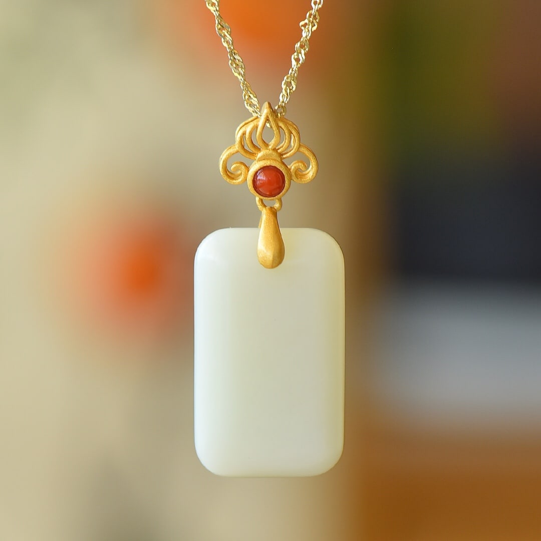 An Exquisite Sterling Silver-Gold Plated Inlaid White Jade Pendant: An Exquisite Sterling Silver-Gold Plated Inlaid White Jade Pendant,Size:18mmx25mm 纯银镀金镶白玉吊坠