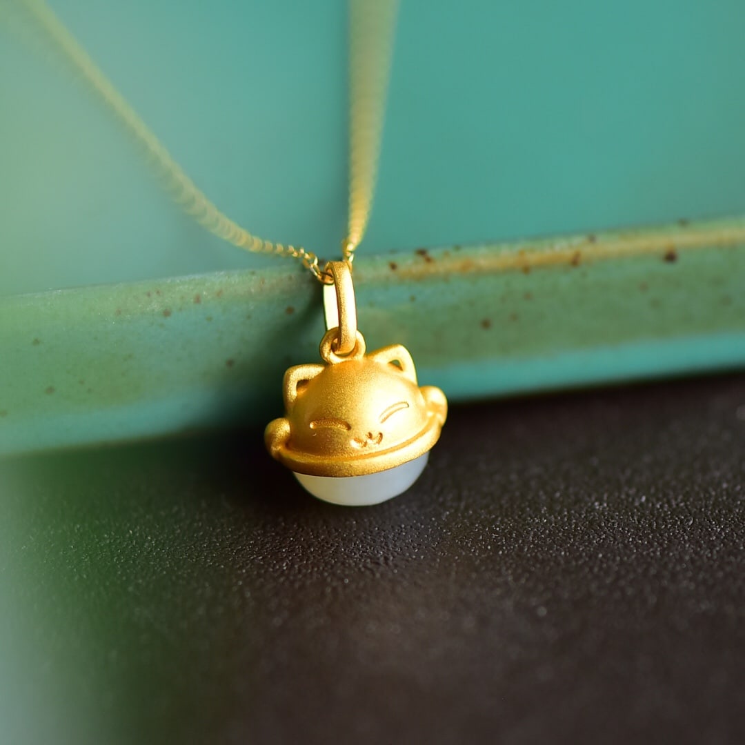 An Exquisite Sterling Silver-Gold Plated Inlaid White Jade Pendant: An Exquisite Sterling Silver-Gold Plated Inlaid White Jade Pendant 纯银镀金镶白玉吊坠