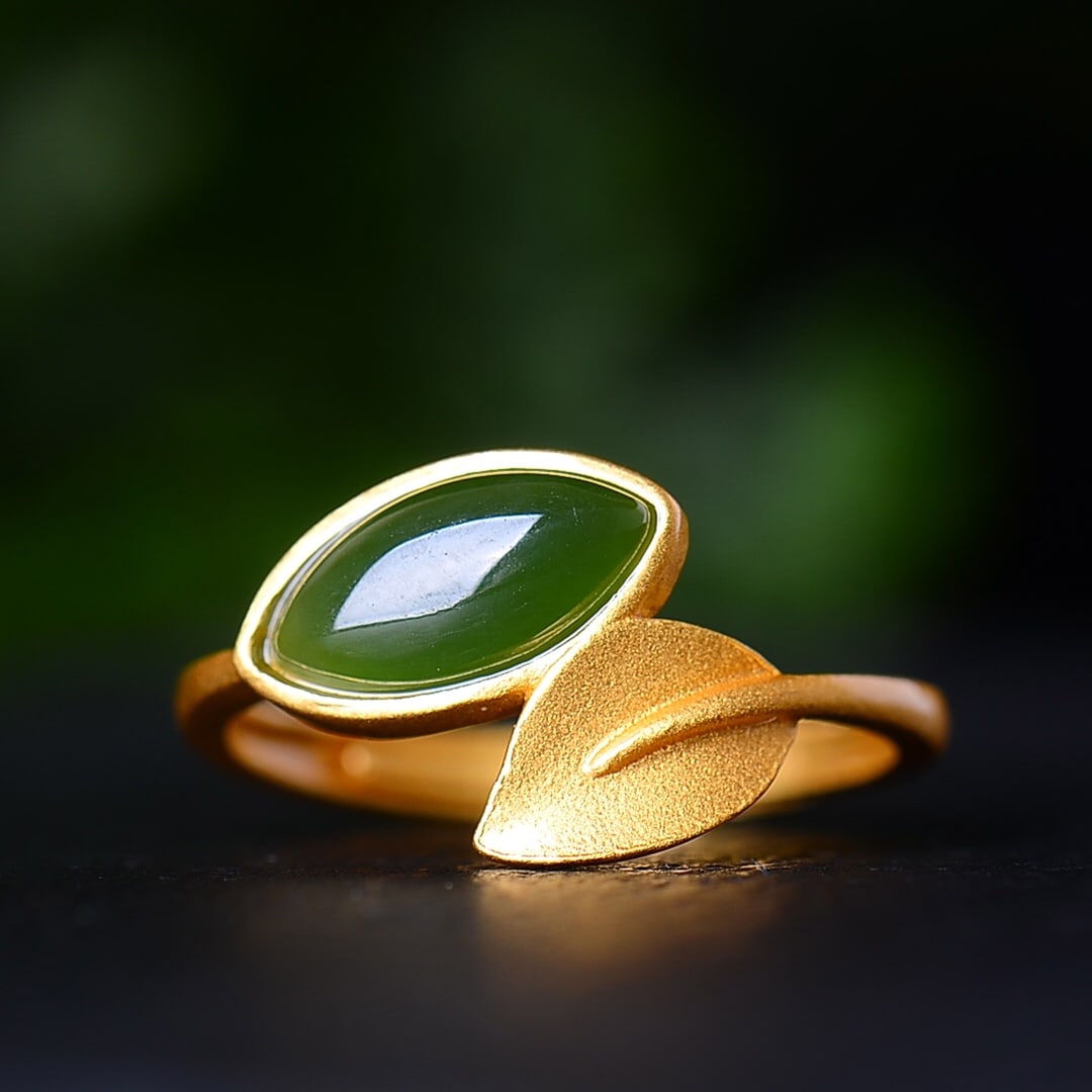 An Exquisite Sterling Silver-Gold Plated Inlaid Jasper Ring: An Exquisite Sterling Silver-Gold Plated Inlaid Jasper Ring,Size:10mmx5mm 纯银镀金镶碧玉戒指