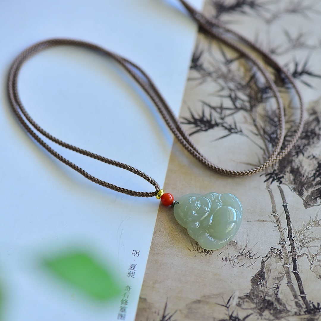 An Exquisite White Jade Maitreya Buddha Pendant: An Exquisite White Jade Maitreya Buddha Pendant,Size:25mmx25mmx5mm 寓意:吉祥 心怀天下 能容天下事 