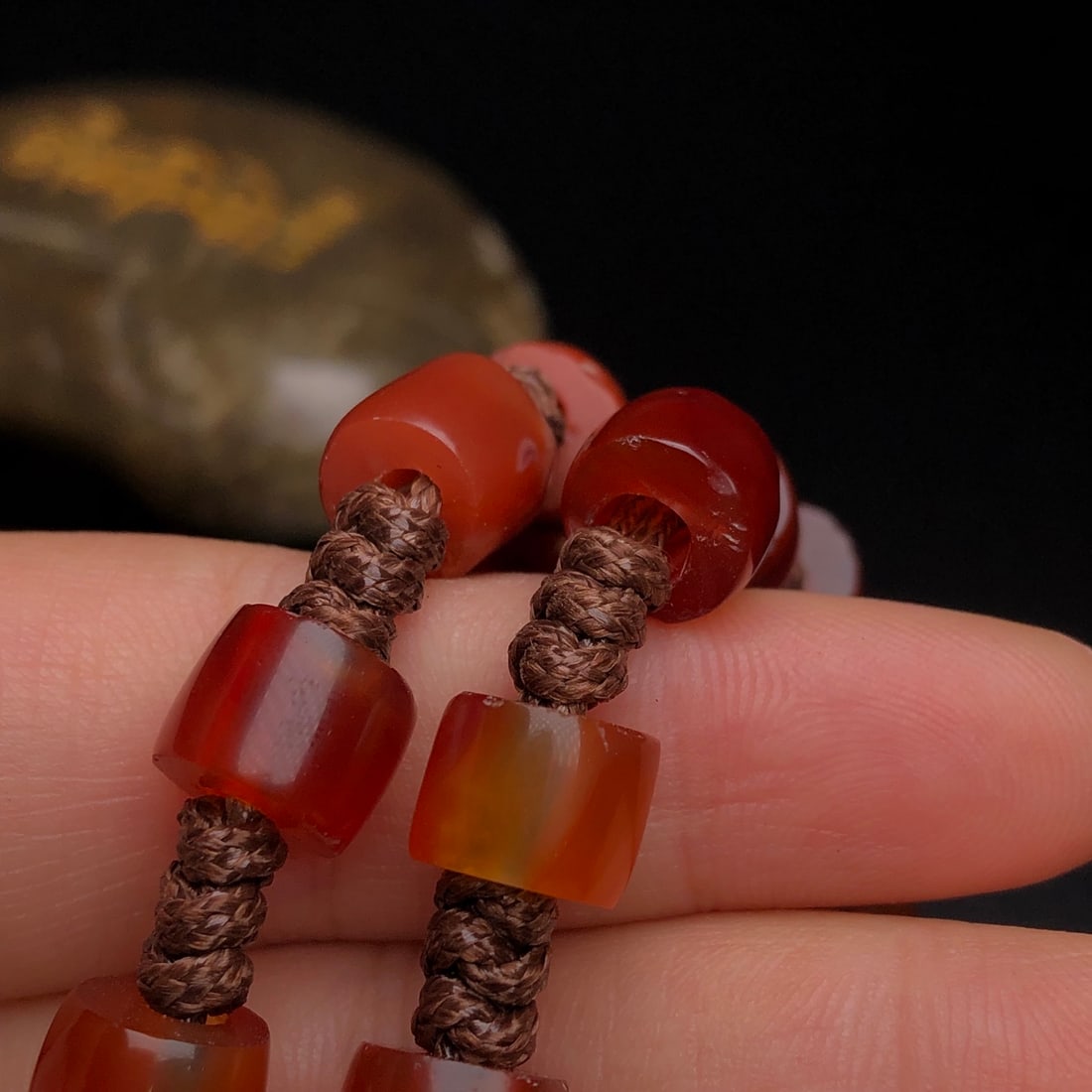 An Exquisite Agate Necklace - 8