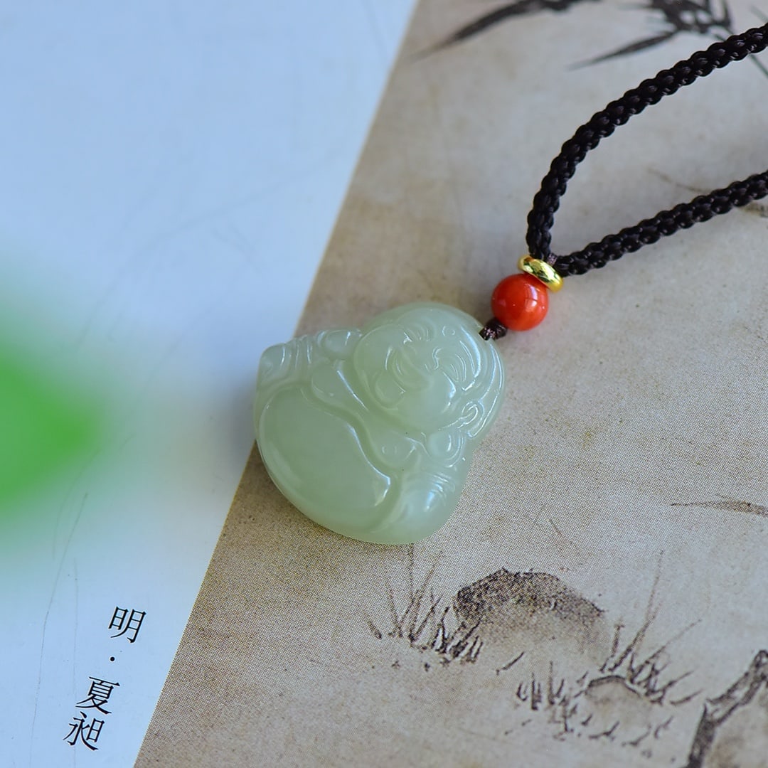 An Exquisite White Jade Maitreya Buddha Pendant: An Exquisite White Jade Maitreya Buddha Pendant,Size:19mmx20mm 寓意:吉祥 心怀天下 能容天下事 