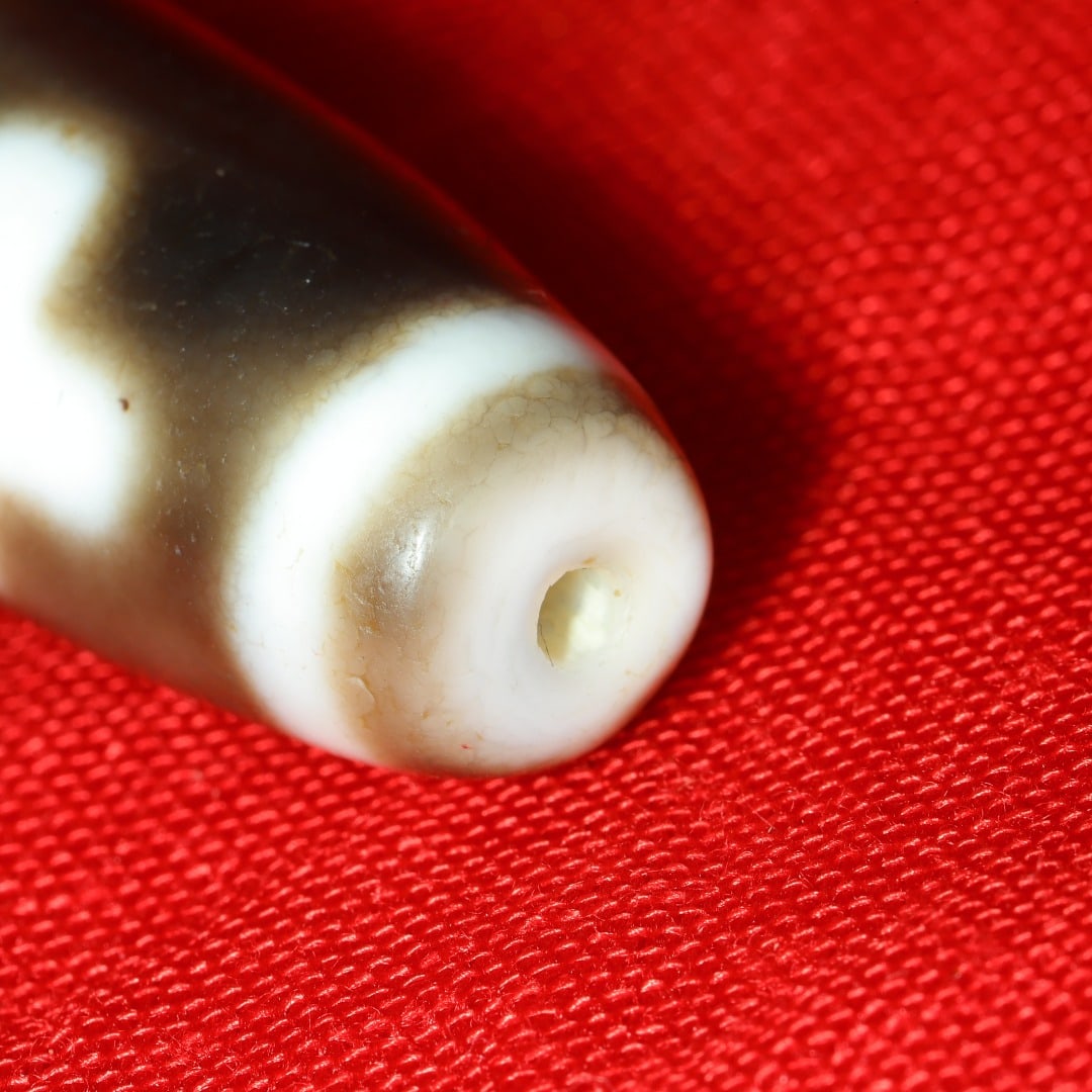 An Exquisite Dzi Bead Pendant - 9