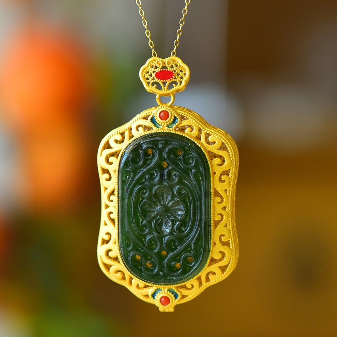 An Exquisite Sterling Silver-Gold Plated Inlaid Jasper Pendant: An Exquisite Sterling Silver-Gold Plated Inlaid Jasper Pendant 纯银镀金镶碧玉吊坠