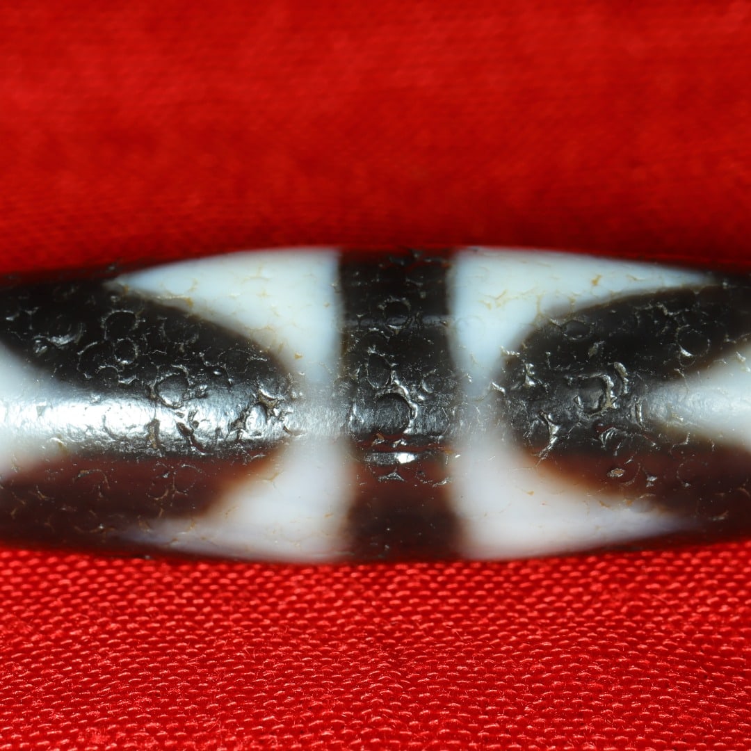 An Exquisite Dzi Bead Pendant - 7