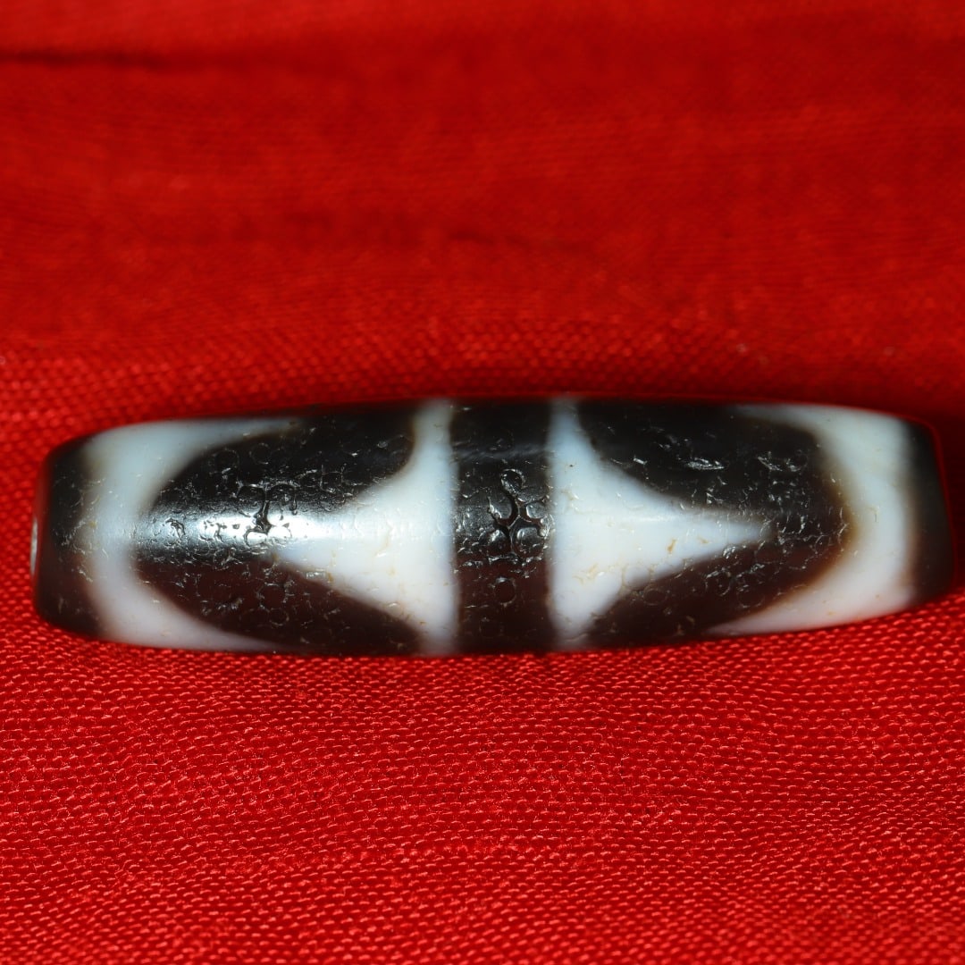 An Exquisite Dzi Bead Pendant - 8