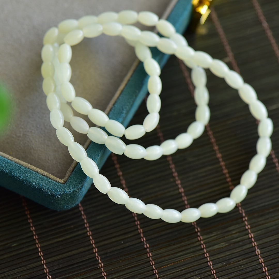 An Exquisite White Jade Bracelets - 2