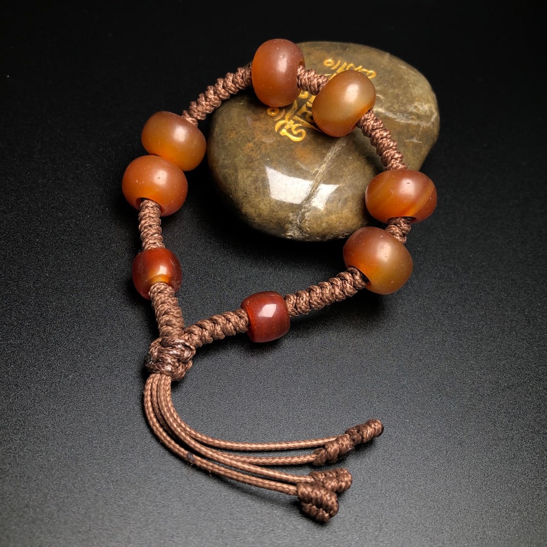 An Exquisite Agate Bracelets: An Exquisite Agate Bracelets,Size:16mmx11mm 玛瑙手串