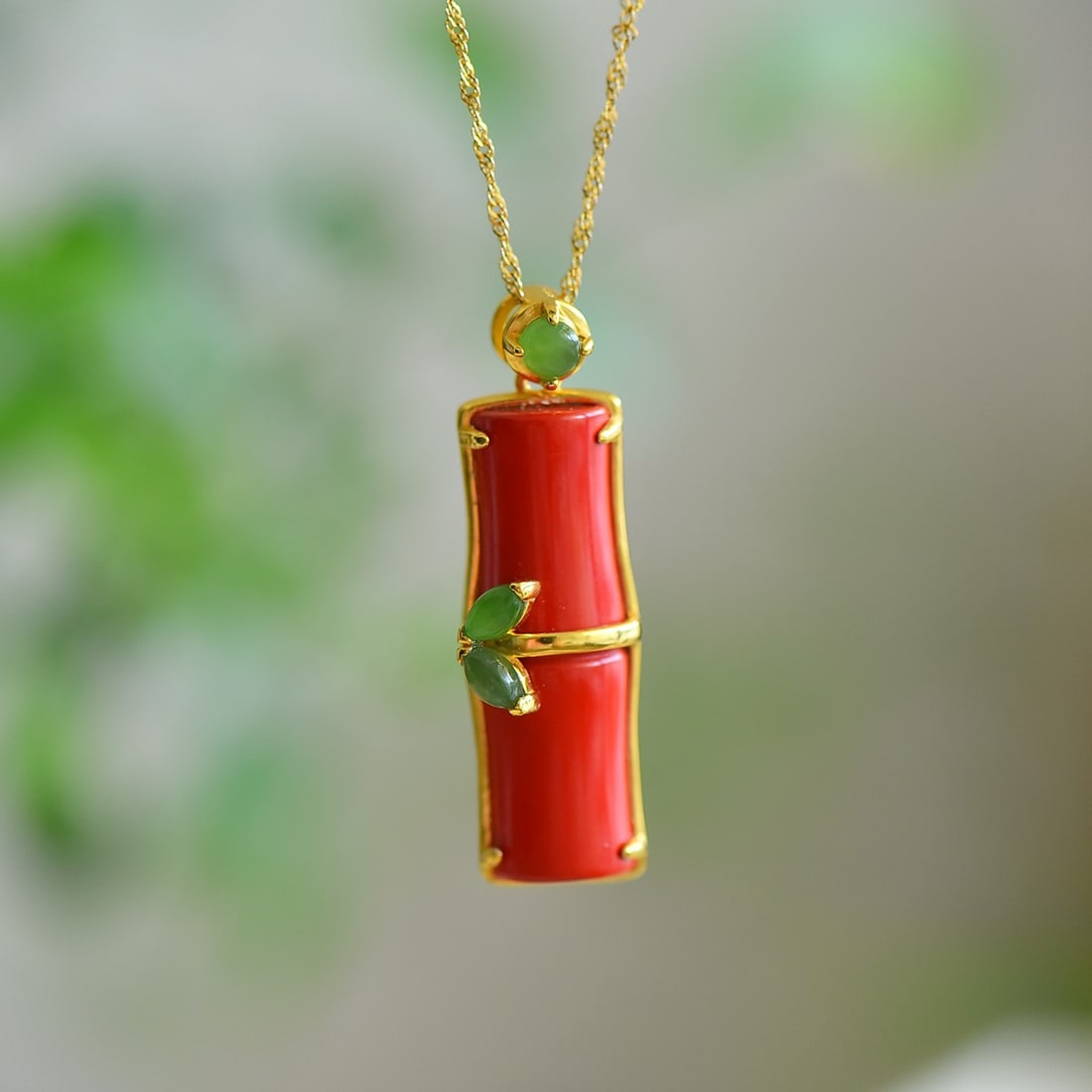 An Exquisite Sterling Silver-Gold Plated Inlaid Cinnabar Pendant,Inlaid Jasper: An Exquisite Sterling Silver-Gold Plated Inlaid Cinnabar Pendant,Inlaid Jasper,Size:10mmx32mm 寓意:节节高升,竹报平安 
