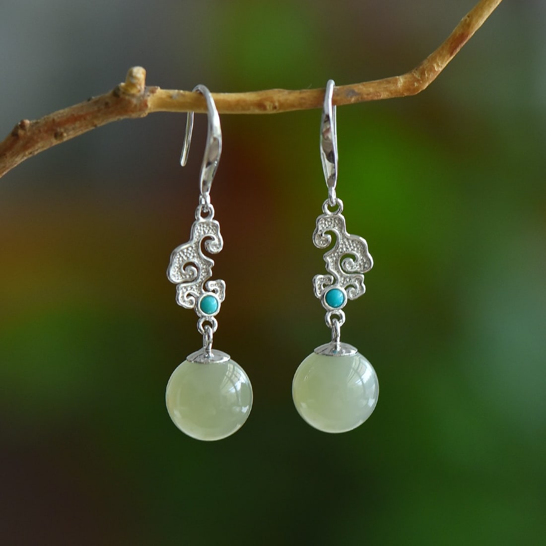 A Pair of Exquisite Sterling Silver Inlaid Greenish Jade Earrings,Inlaid Turquoises: A Pair of Exquisite Sterling Silver Inlaid Greenish Jade Earrings,Inlaid Turquoise,Size:10mmx10mm 