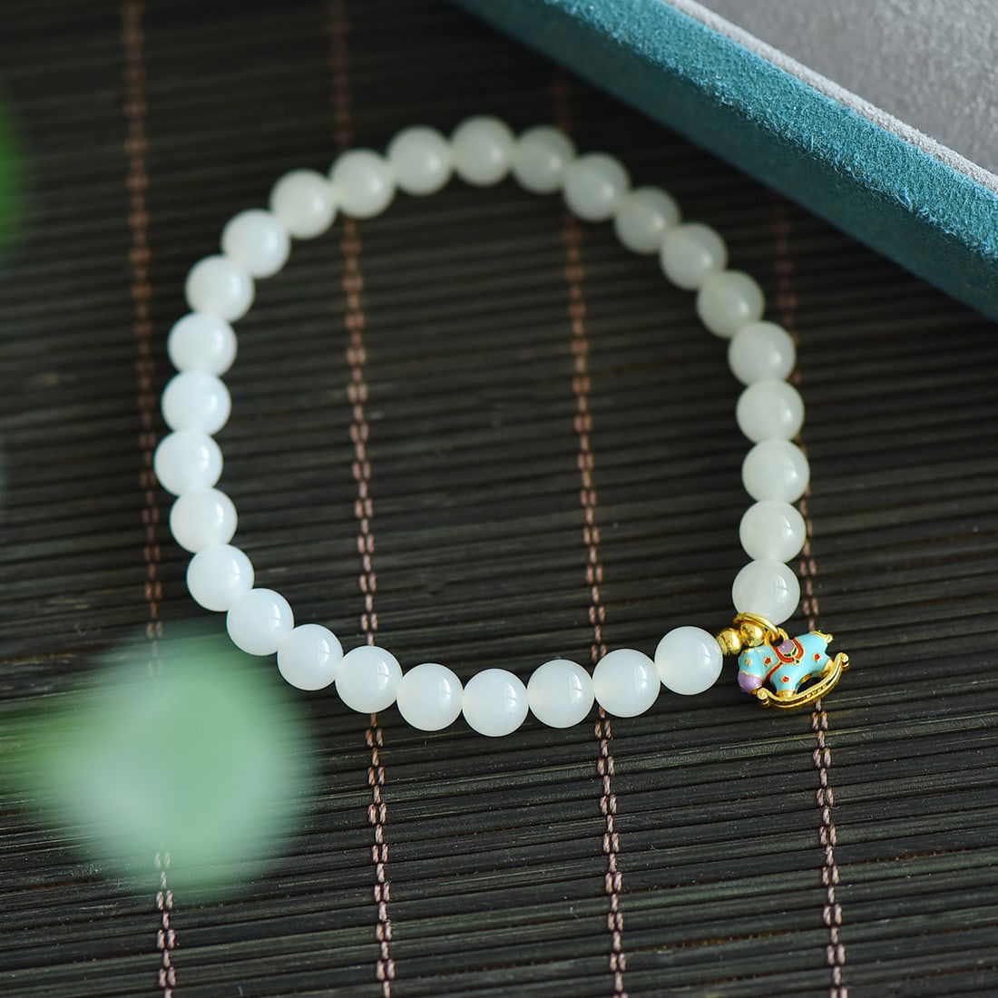 An Exquisite White Jade Bracelets - 2