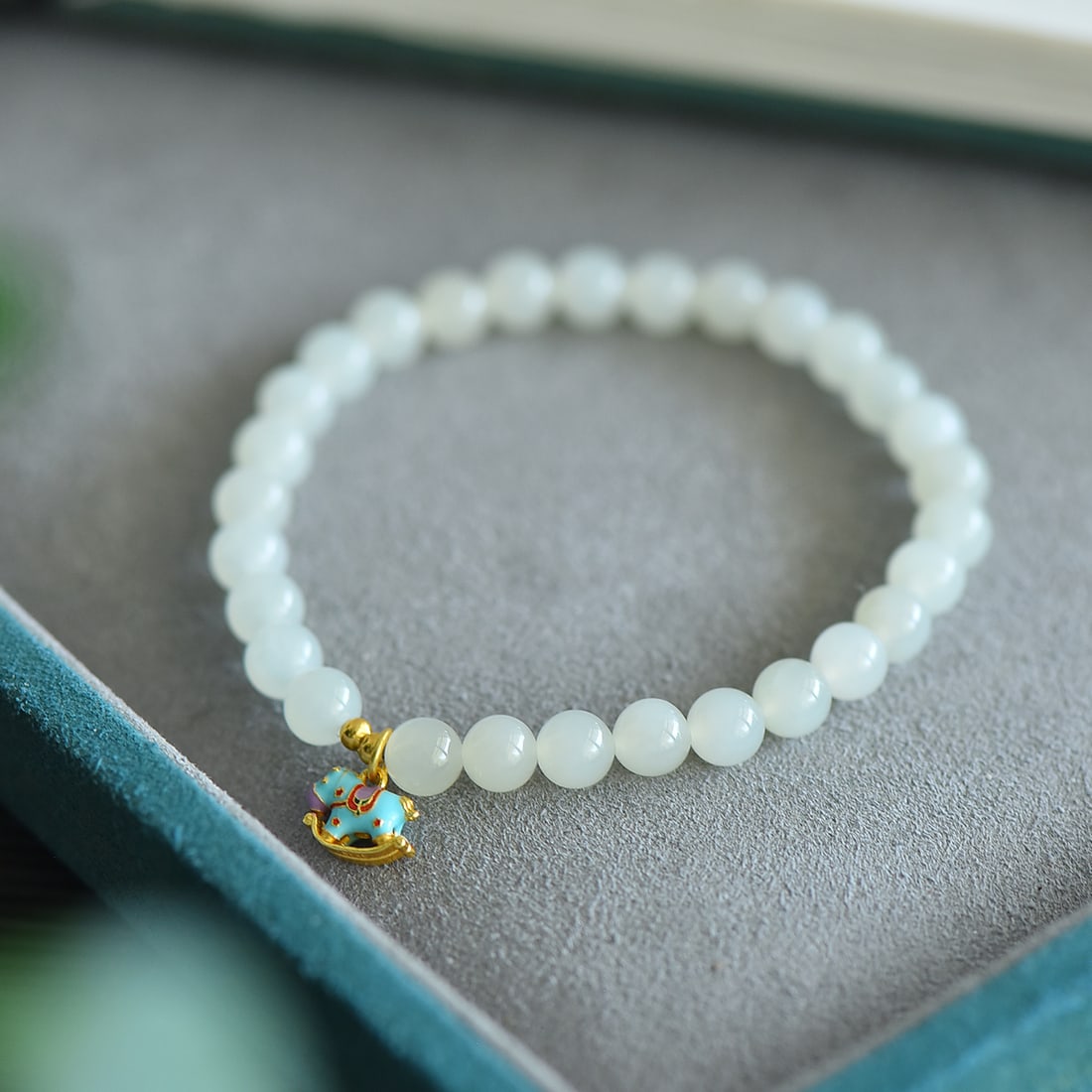 An Exquisite White Jade Bracelets - 4