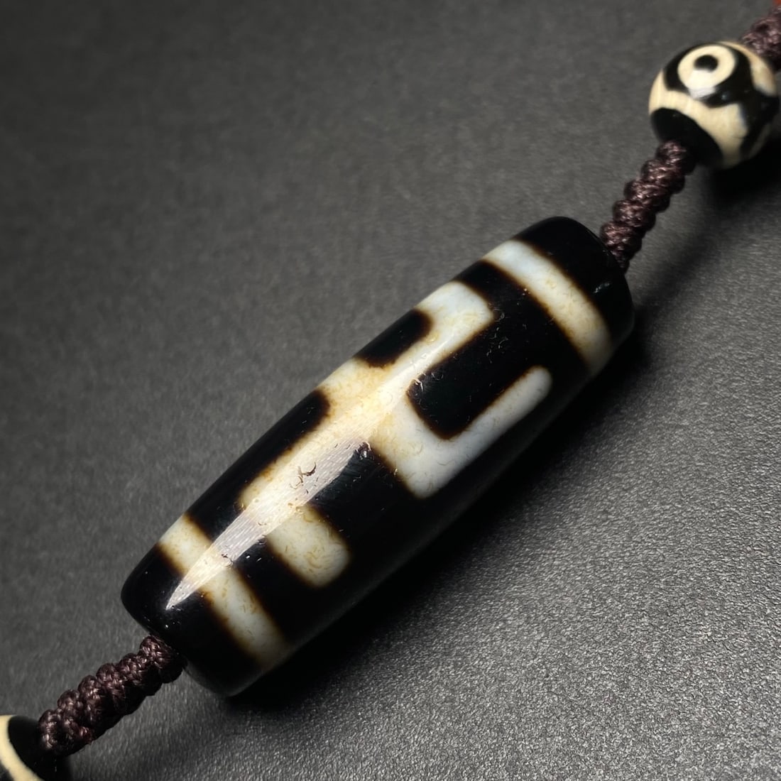 An Exquisite Dzi Bead Necklace - 6