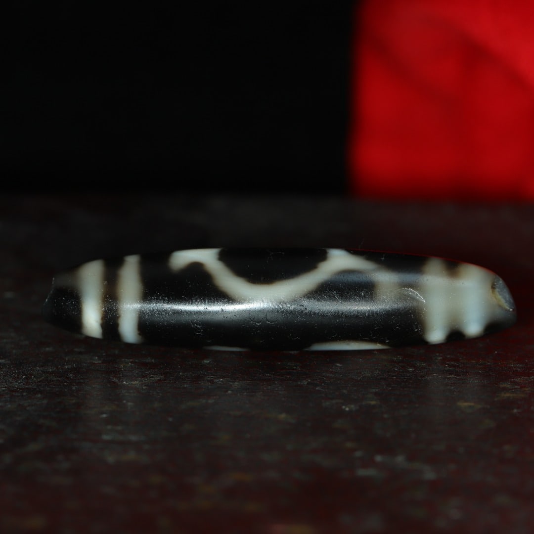 An Exquisite Dzi Bead Pendant - 6