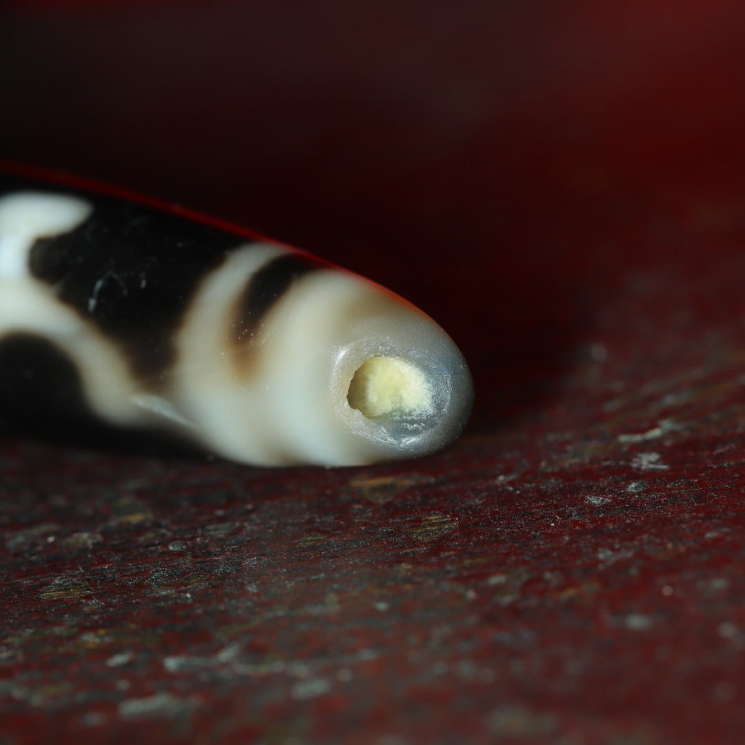 An Exquisite Dzi Bead Pendant - 9