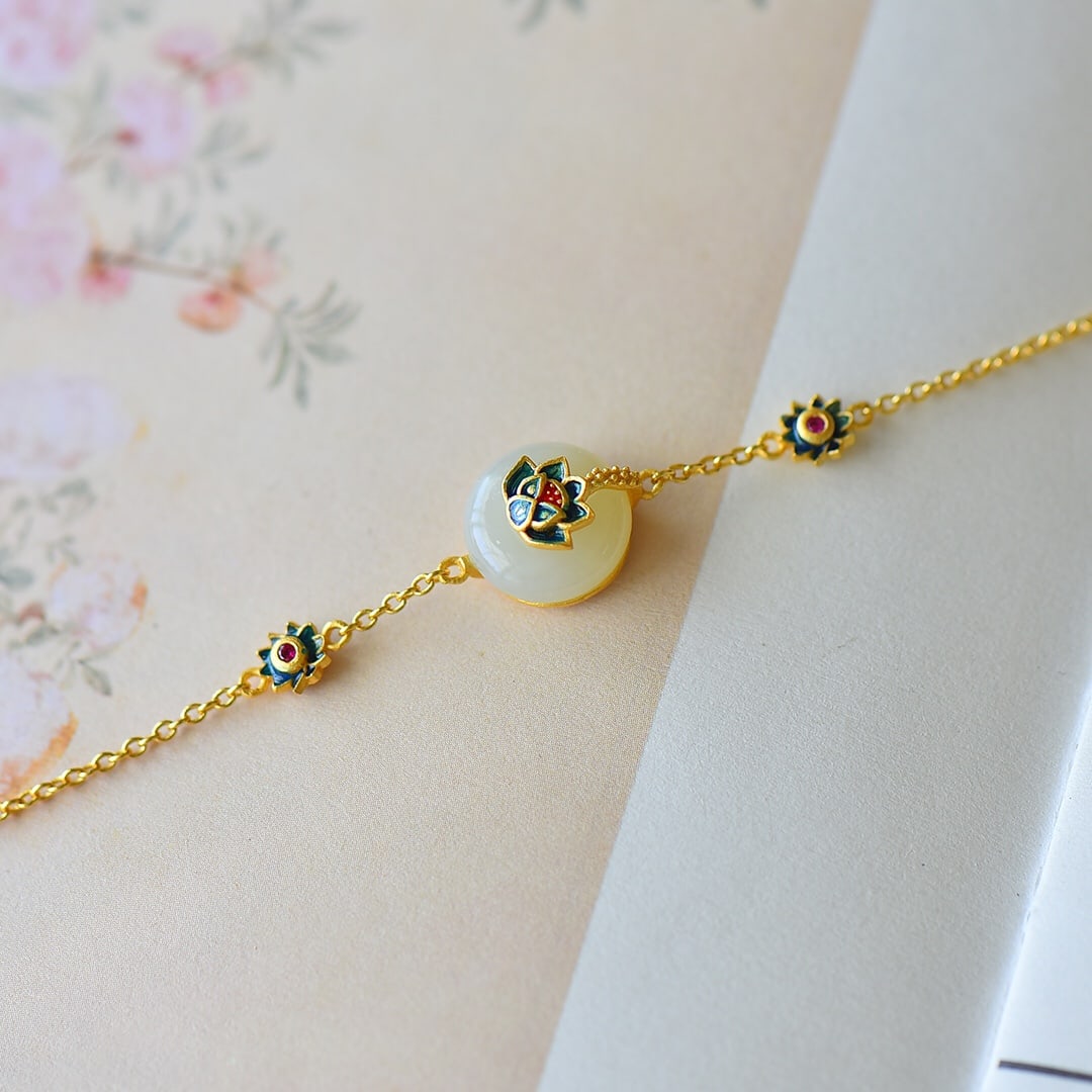 An Exquisite Sterling Silver-Gold Plated Inlaid White Jade Enamel Bracelet: An Exquisite Sterling Silver-Gold Plated Inlaid White Jade Enamel Bracelet,Size:12mmx12mm 纯银镀金镶白玉珐琅手链