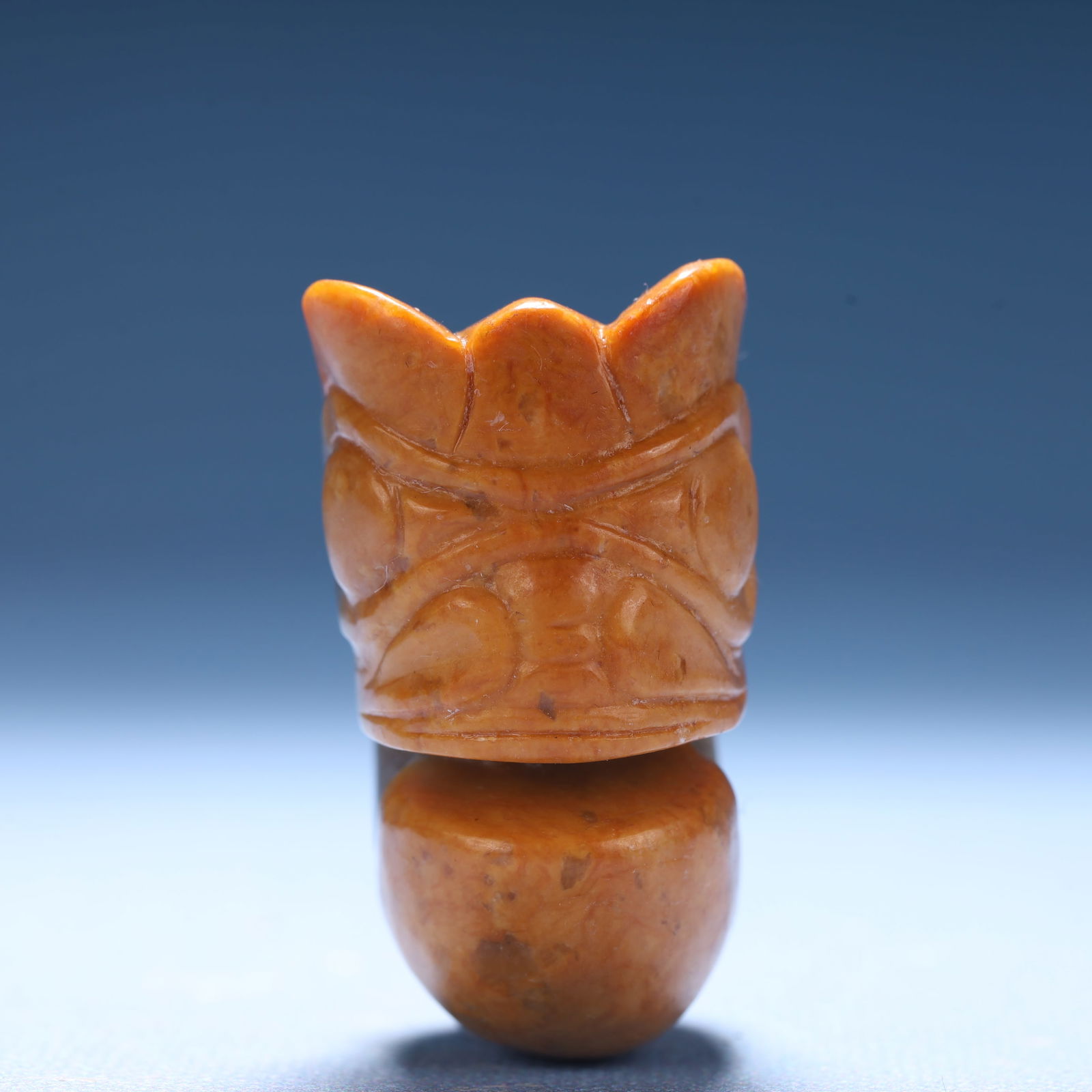 An Archaic Hongshan Culture Yellow Jade Pig and Dragon Pendant: An Archaic Hongshan Culture Yellow Jade Pig and Dragon Pendant,Ancient Time,China,Size:1.5inx1inx1.9in,Weight:71.8g 红山文化黄玉猪龙挂件,