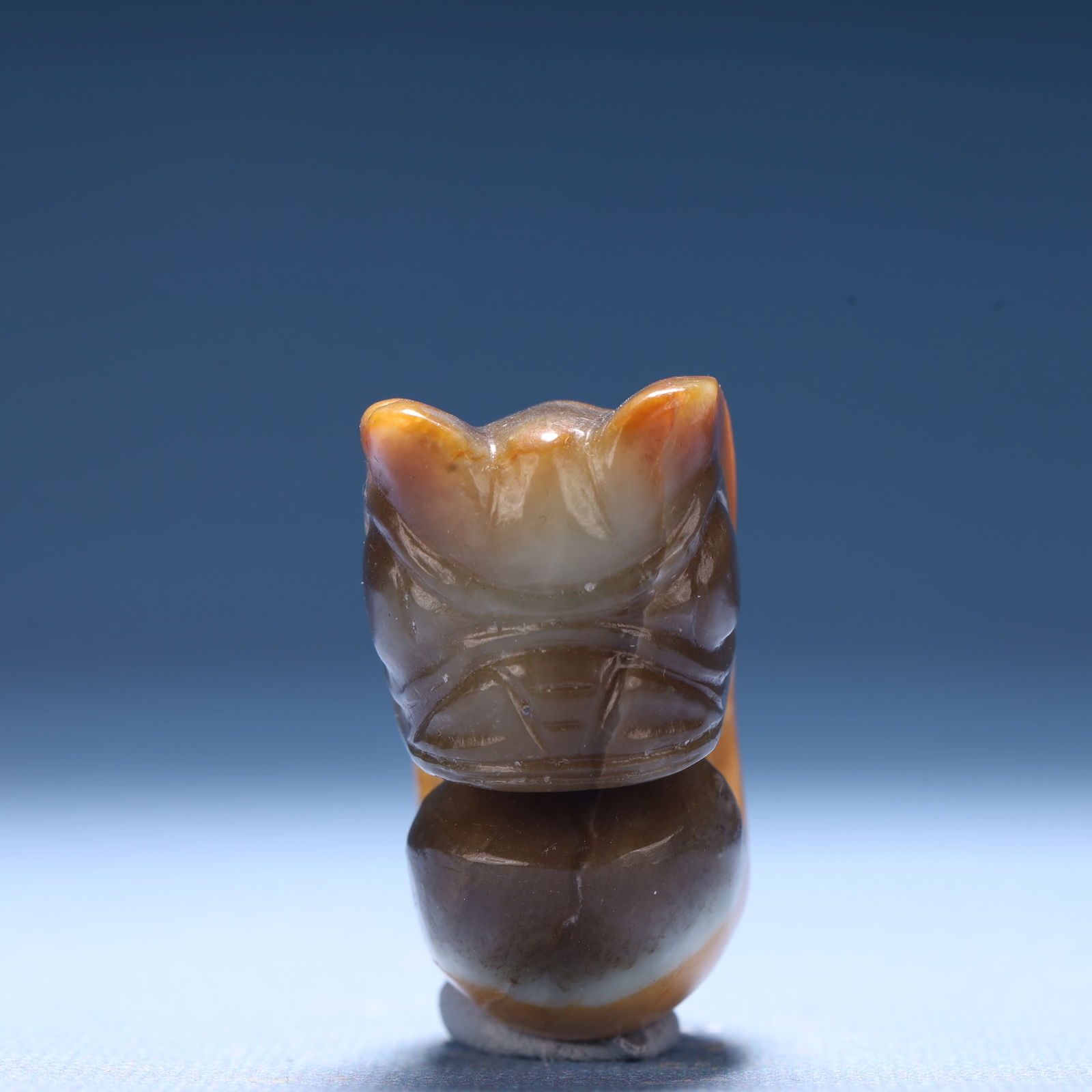 An Archaic Hongshan Culture Yellow Jade Pig and Dragon Pendant: An Archaic Hongshan Culture Yellow Jade Pig and Dragon Pendant,Ancient Time,China,Size:1.4inx0.9inx1.6in,Weight:54.3g 红山文化黄玉猪龙挂件,&