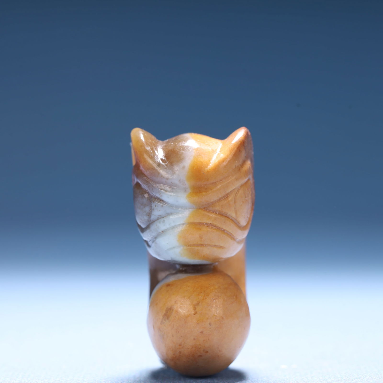 An Archaic Hongshan Culture Yellow Jade Pig and Dragon Pendant: An Archaic Hongshan Culture Yellow Jade Pig and Dragon Pendant,Ancient Time,China,Size:1.3inx0.9inx1.8in,Weight:54.7g 红山文化黄玉猪龙挂件,&