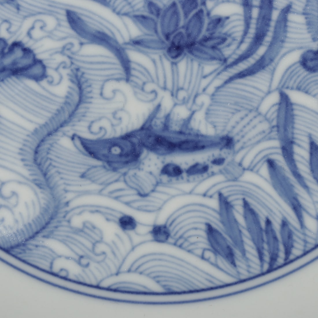 An Exquisite Blue and White Hornwort Pattern Plate - 7