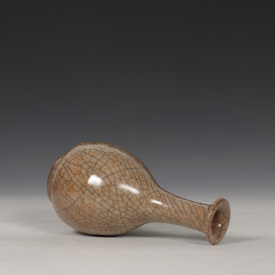 An Exquisite Ge yao Yellow Glazed Vase - 7