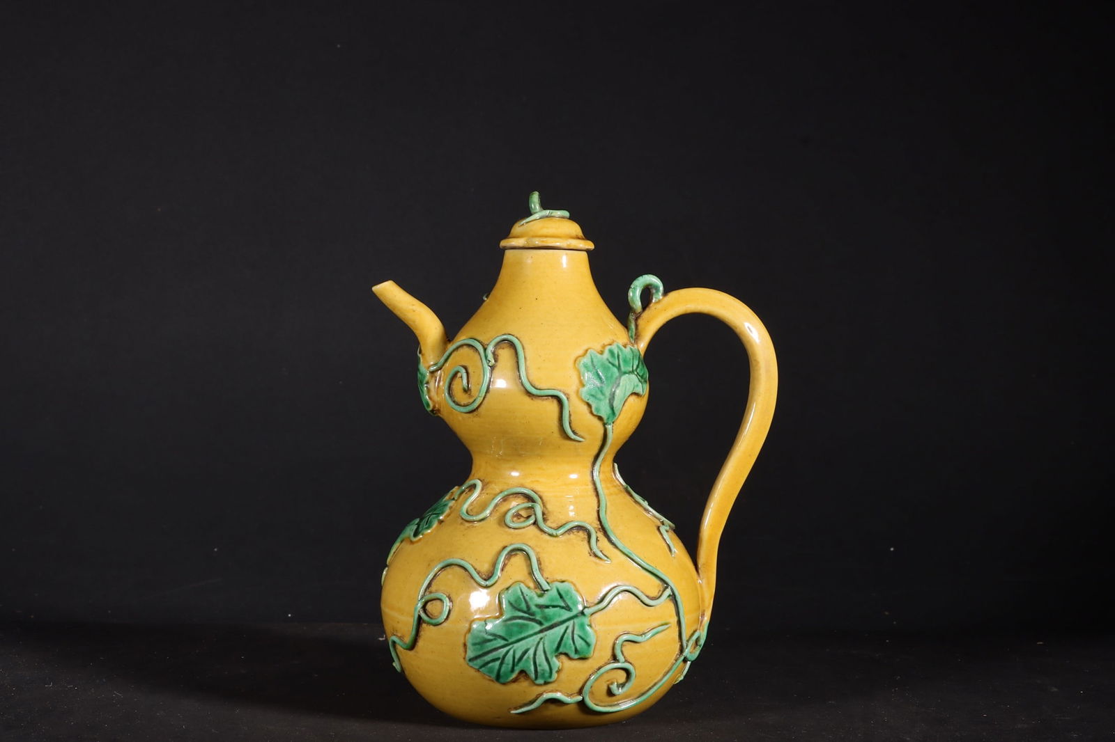 An Exquisite Yellow Glazed Lotus Pattern Gourd-Shaped Pot - 2