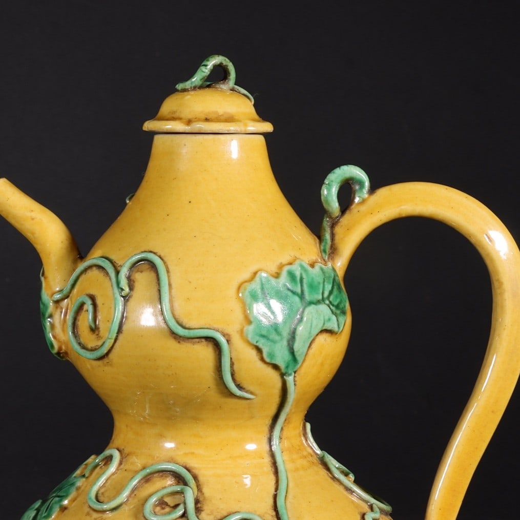An Exquisite Yellow Glazed Lotus Pattern Gourd-Shaped Pot - 7