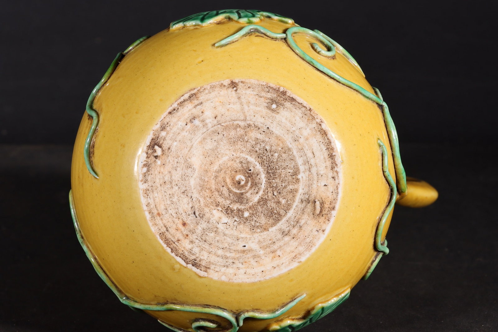 An Exquisite Yellow Glazed Lotus Pattern Gourd-Shaped Pot - 9