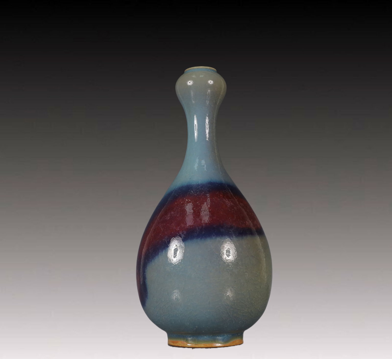 An Exquisite Jun yao Vase: An Exquisite Jun yao Vase,Song Dynasty, China,Size:5.3inx5.3inx10.6in,Weight:1000g 钧窑瓶，中国宋代