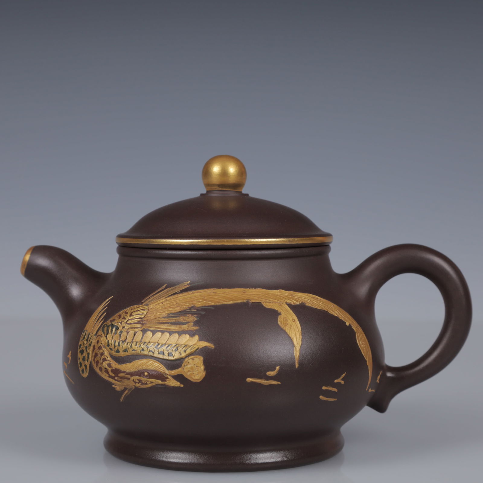 An Exquisite Purple Sands Phoenix Pattern Teapot: An Exquisite Purple Sands Phoenix Pattern Teapot,Modern Time of China,With Mark,Size:6.3inx4.3inx3.9in,Weight:300g 