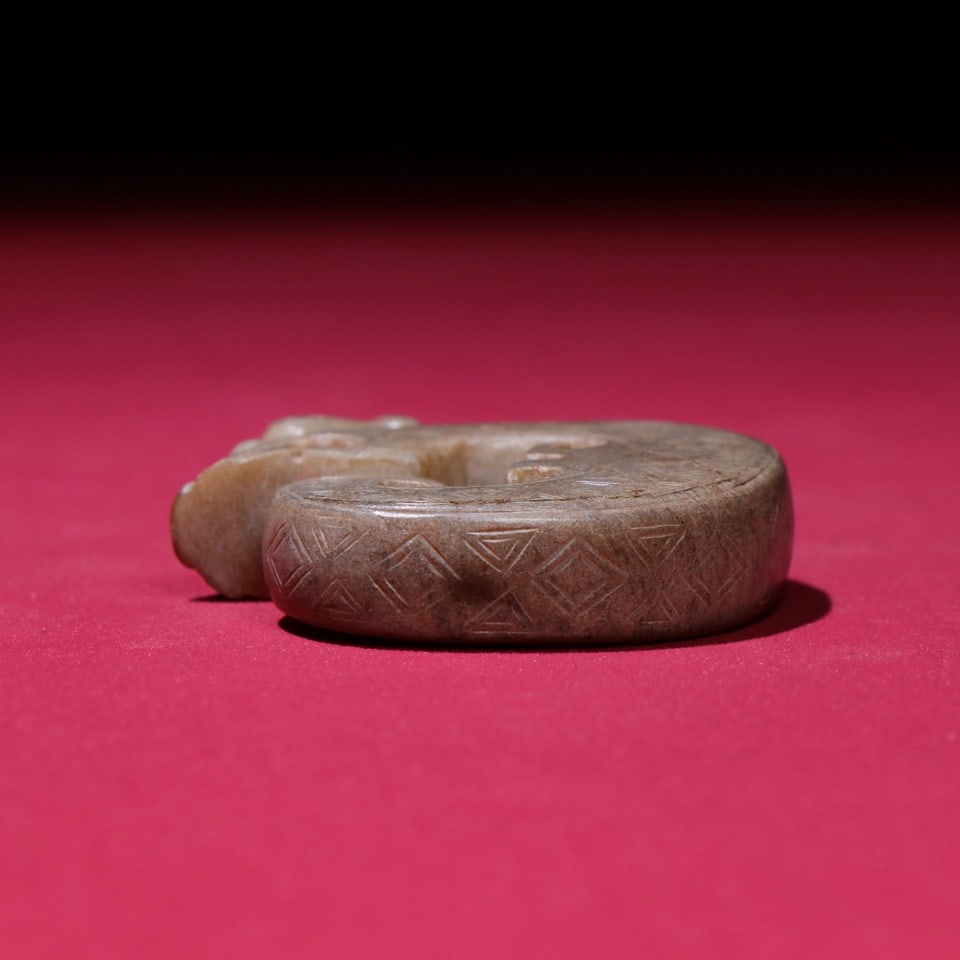 An Exquisite White Jade Dragon Pattern Pendant - 4