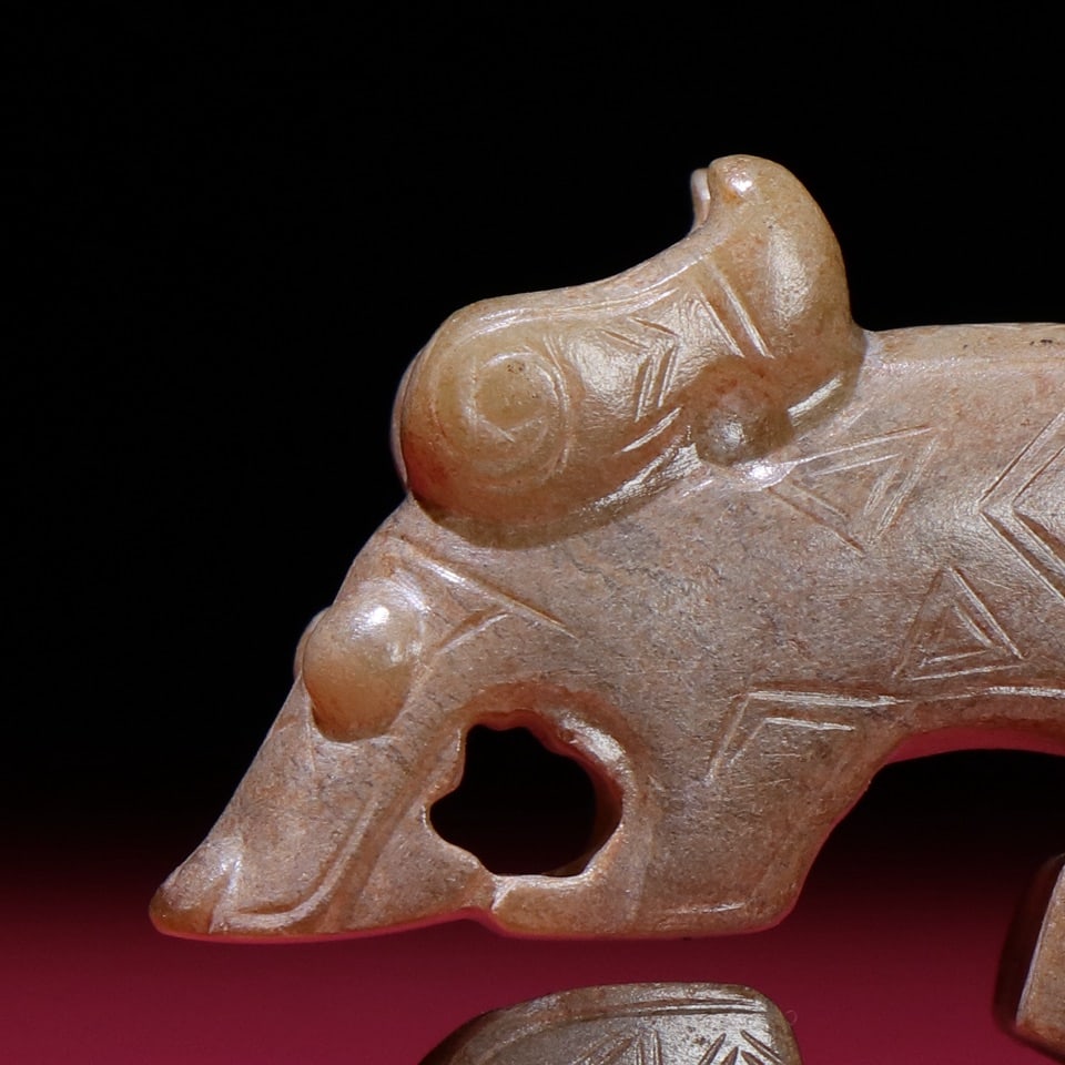 An Exquisite White Jade Dragon Pattern Pendant - 6