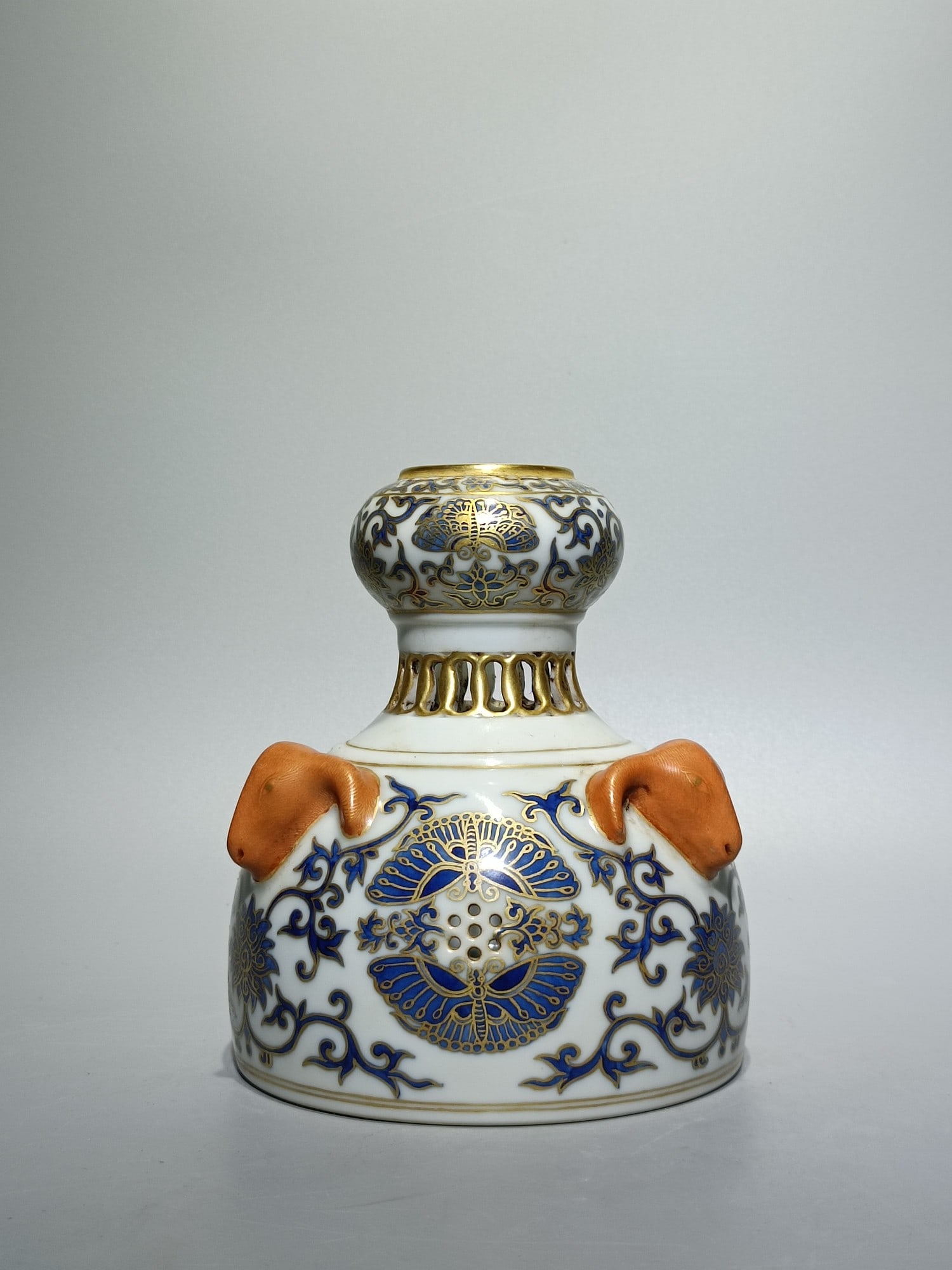 An Exquisite Blue and White Iron-Red Painted Gold Lotus Pattern Censer: An Exquisite Blue and White Iron-Red Painted Gold Lotus Pattern Censer,Qing Dynasty,China,Qianlong Six-character Mark,Size:6.2inx5.2in 青花矾红描金缠枝&
