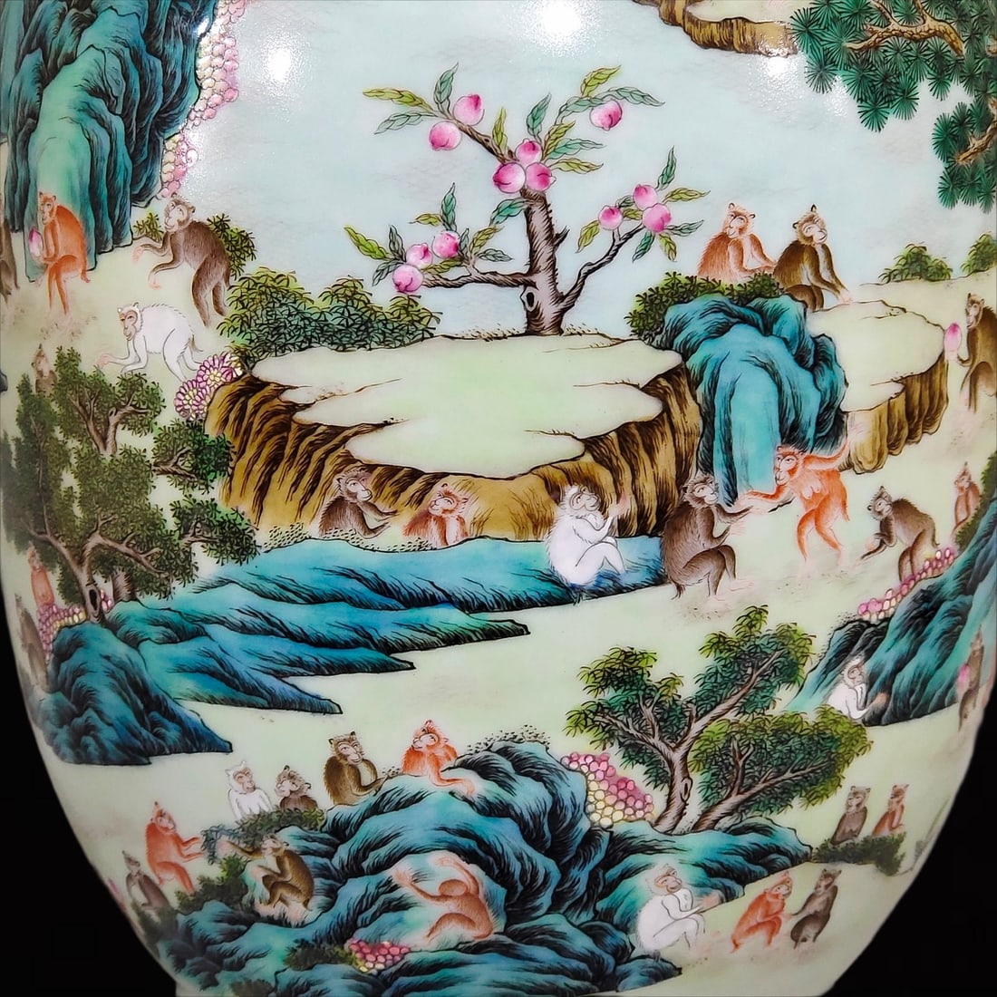 An Exquisite Enamel Monkey Pattern Double-Ears Vase - 6