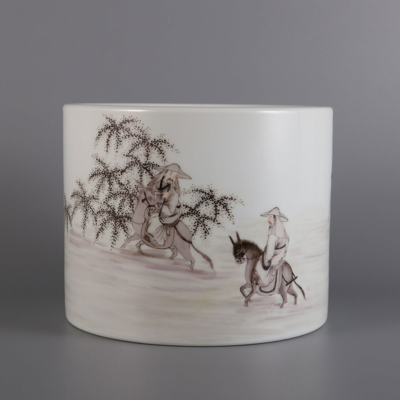 An Exquisite Ink Color Character and Story Pattern Brush Pot (1 of 9)