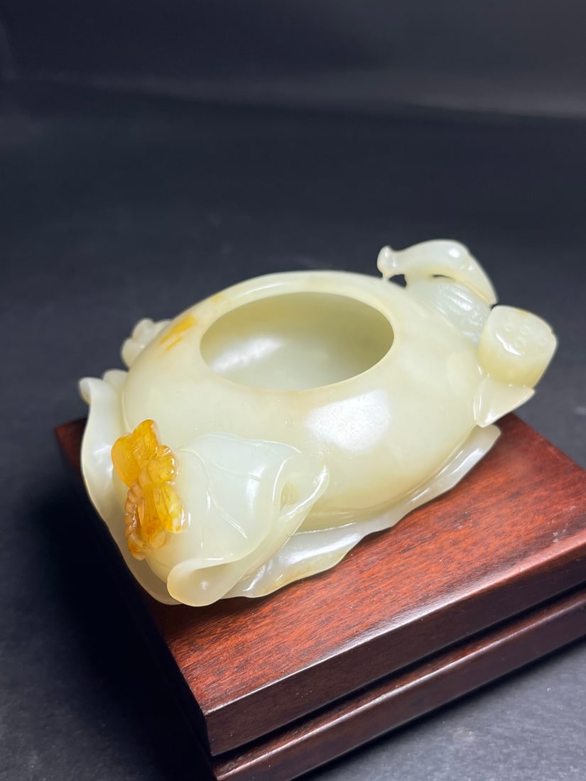 An Exquisite White Jade Dragonfly Pattern Brush Washer - 3