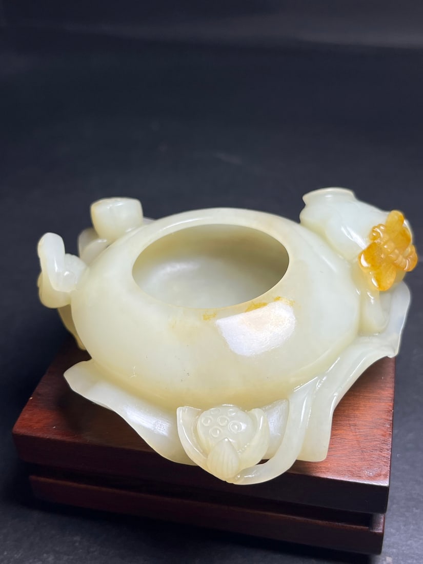 An Exquisite White Jade Dragonfly Pattern Brush Washer - 5