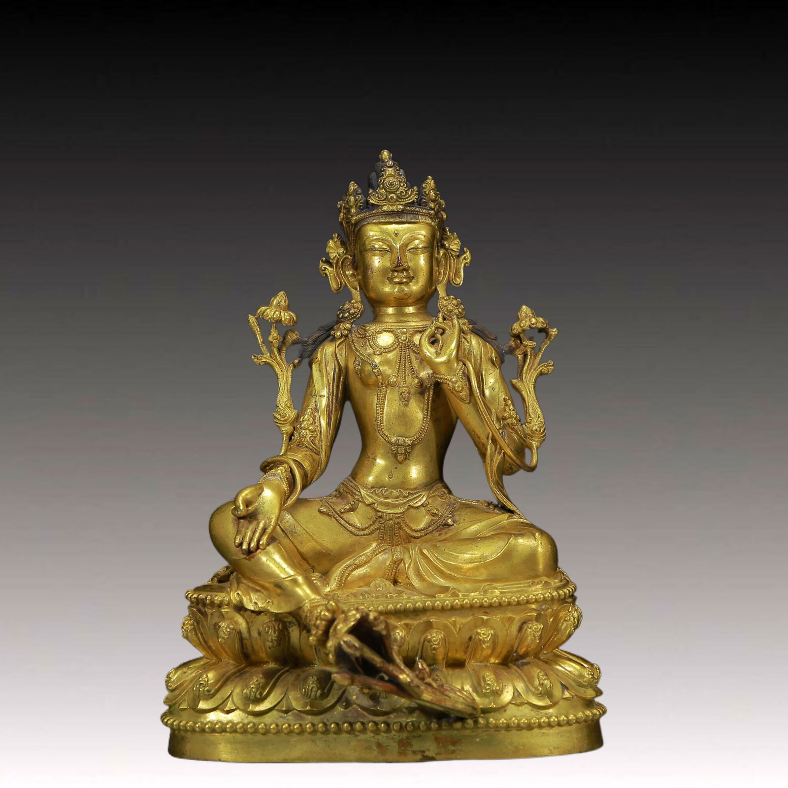 A Solemn Gilt Bronze Statue of Tara: A Solemn Gilt Bronze Statue of Tara,Ming Dynasty, China,Xuande Six-character Mark,Size: 7.1inx5.9inx10.6in,Weight:3820g 