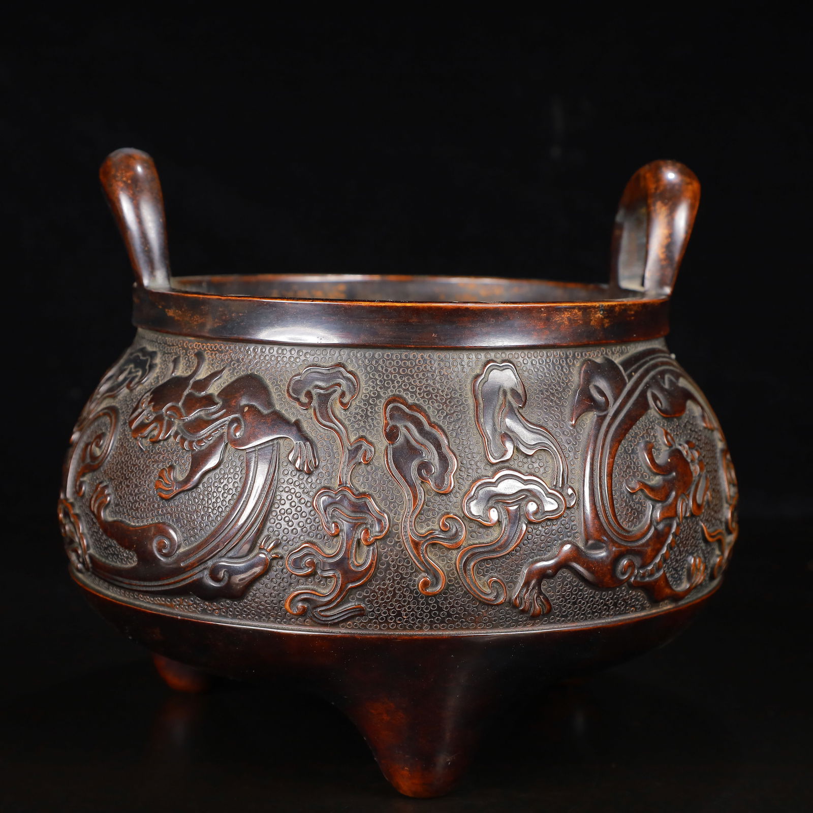 A Rare Bronze Chi-Dragon Pattern Double-Ears and Tripod Censer: A Rare Bronze Chi-Dragon Pattern Double-Ears and Tripod Censer,Ming Dynasty,China,Xuande Six-character Mark,Size:7.1inx6.3in,Weight:4350g 