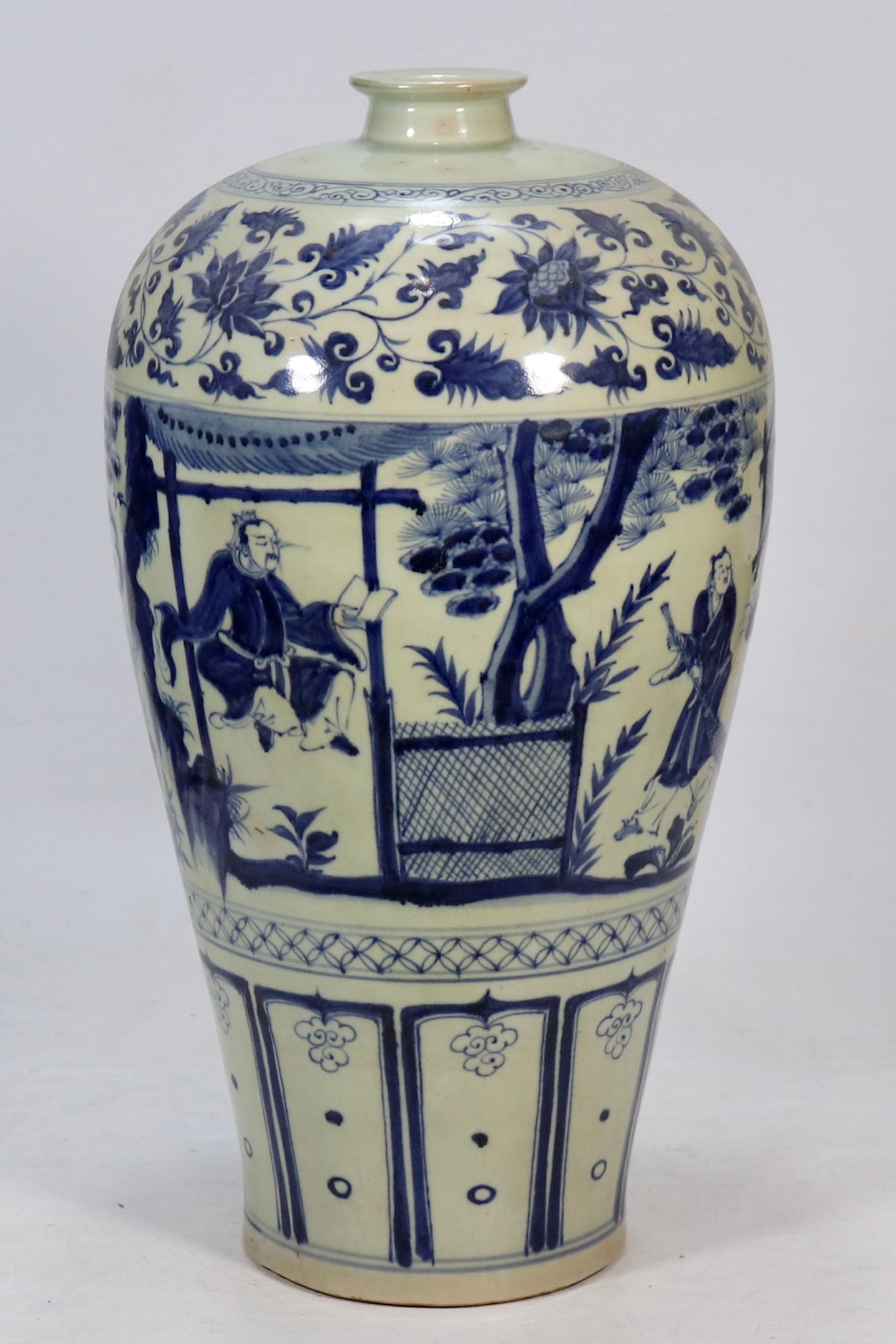 An Exquisite Blue and White Character and Story Pattern Vase: An Exquisite Blue and White Character and Story Pattern Vase,Yuan Dynasty,China,Size:16.7in 青花人物故事纹瓶,中国元代