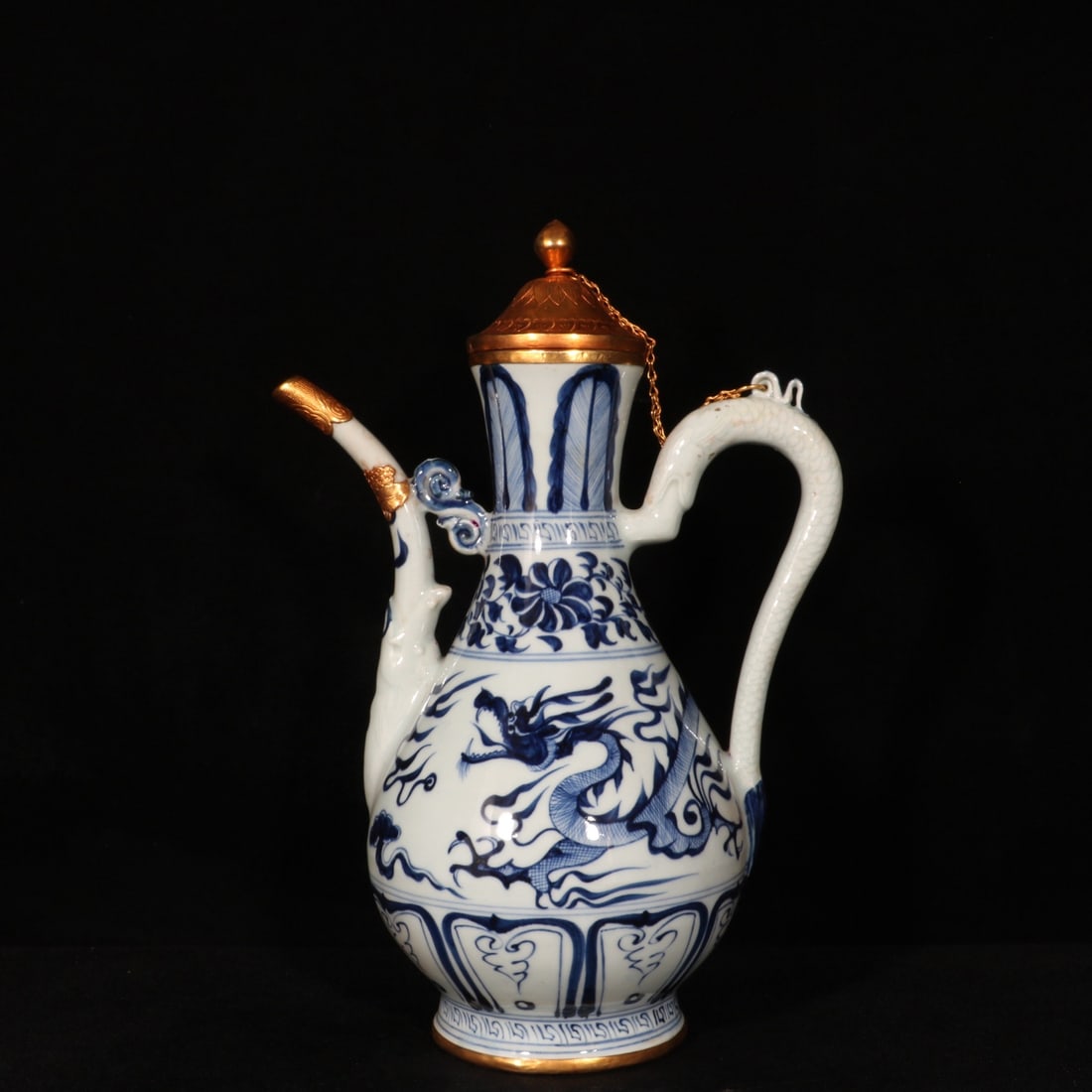 An Exquisite Blue and White Auspicious Cloud and Dragon Pattern Inlaid Gold Ewer: An Exquisite Blue and White Auspicious Cloud and Dragon Pattern Inlaid Gold Ewer,Yuan Dynasty,China,Size:11.6inx7.5in 