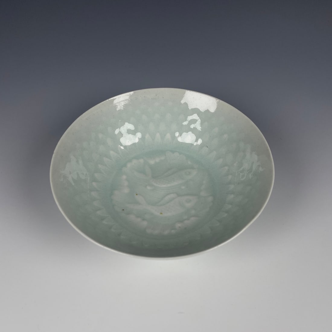 An Exquisite Hutian yao Fish Pattern Brush Washer: An Exquisite Hutian yao Fish Pattern Brush Washer,Song Dynasty,China,Size:1.6inx4.9in 湖田窑鱼纹笔洗,中国宋代