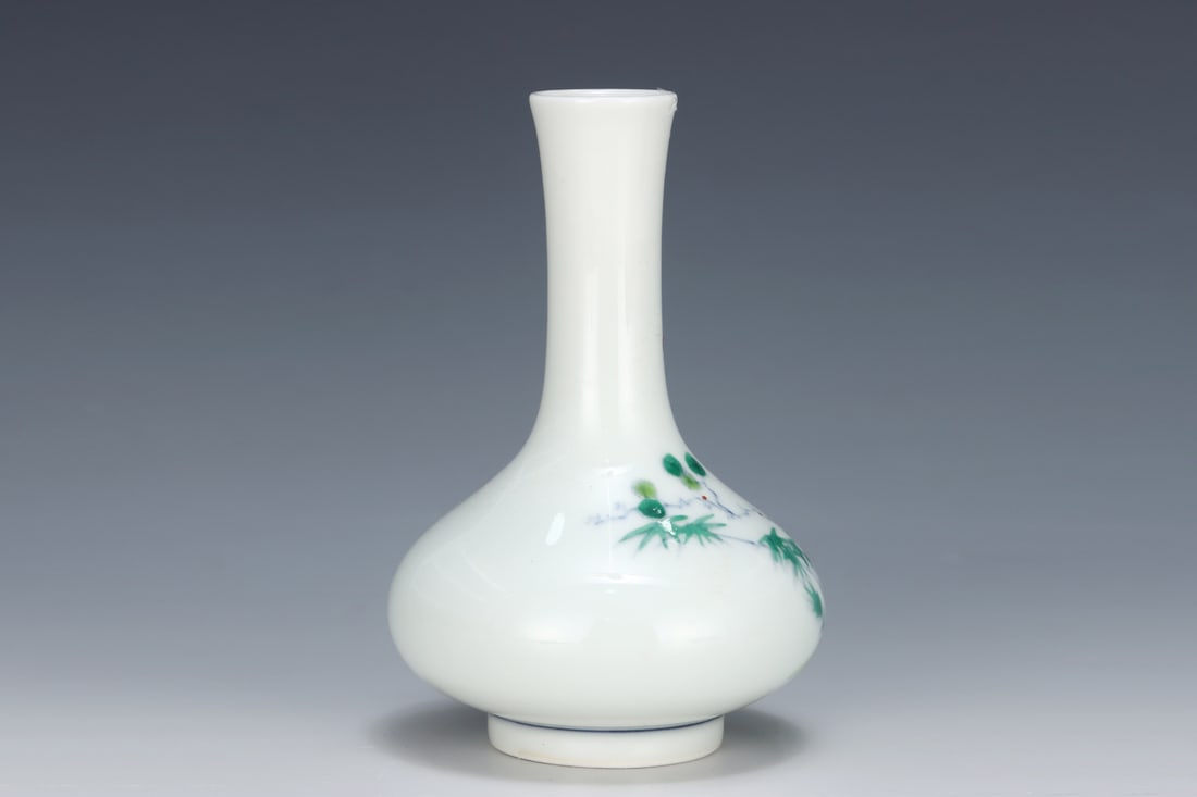 An Exquisite Doucai Flower Pattern Vase - 2